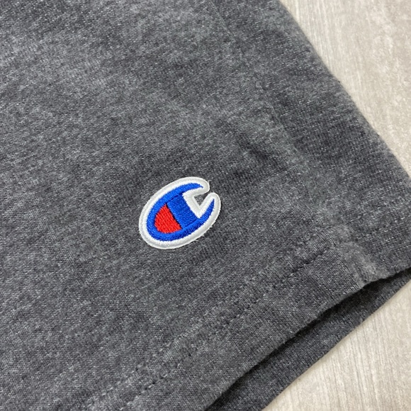 Champion gym shorts like new - Picture 4 of 5